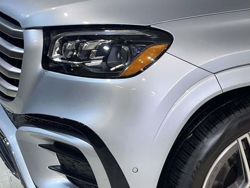 Used 2025 Mercedes-Benz GLS 450 4MATIC image 5