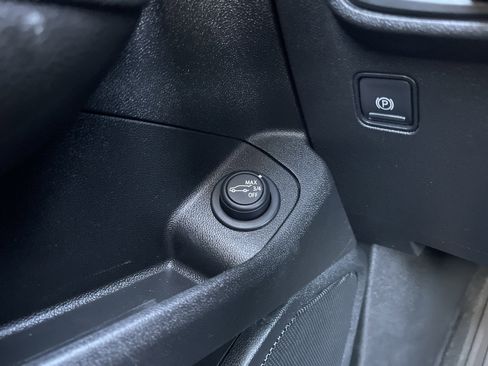 Used 2021 GMC Terrain SLE w/ Driver Convenience Package image 23