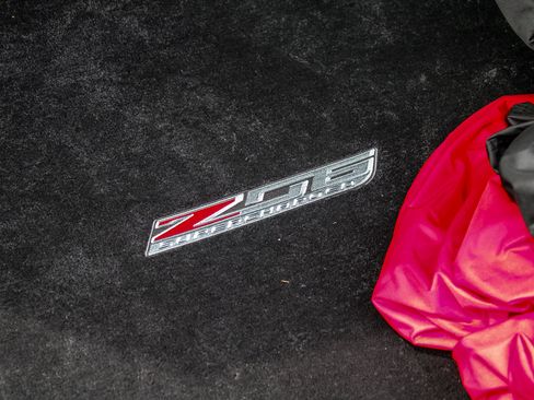 Used 2017 Chevrolet Corvette Z06 RWD image 32
