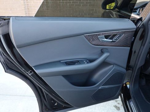 Used 2019 Audi Q8 Prestige image 18