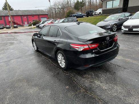 Used 2020 Toyota Camry LE image 8