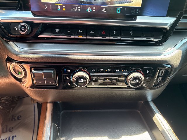 Used 2024 Chevrolet Silverado 3500 High Country w/ High Country Premium Package AWD/4WD image 18