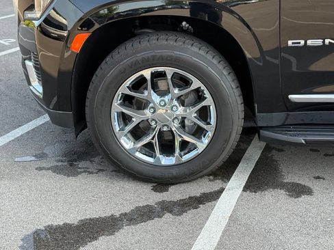 Used 2021 GMC Yukon Denali AWD/4WD image 12