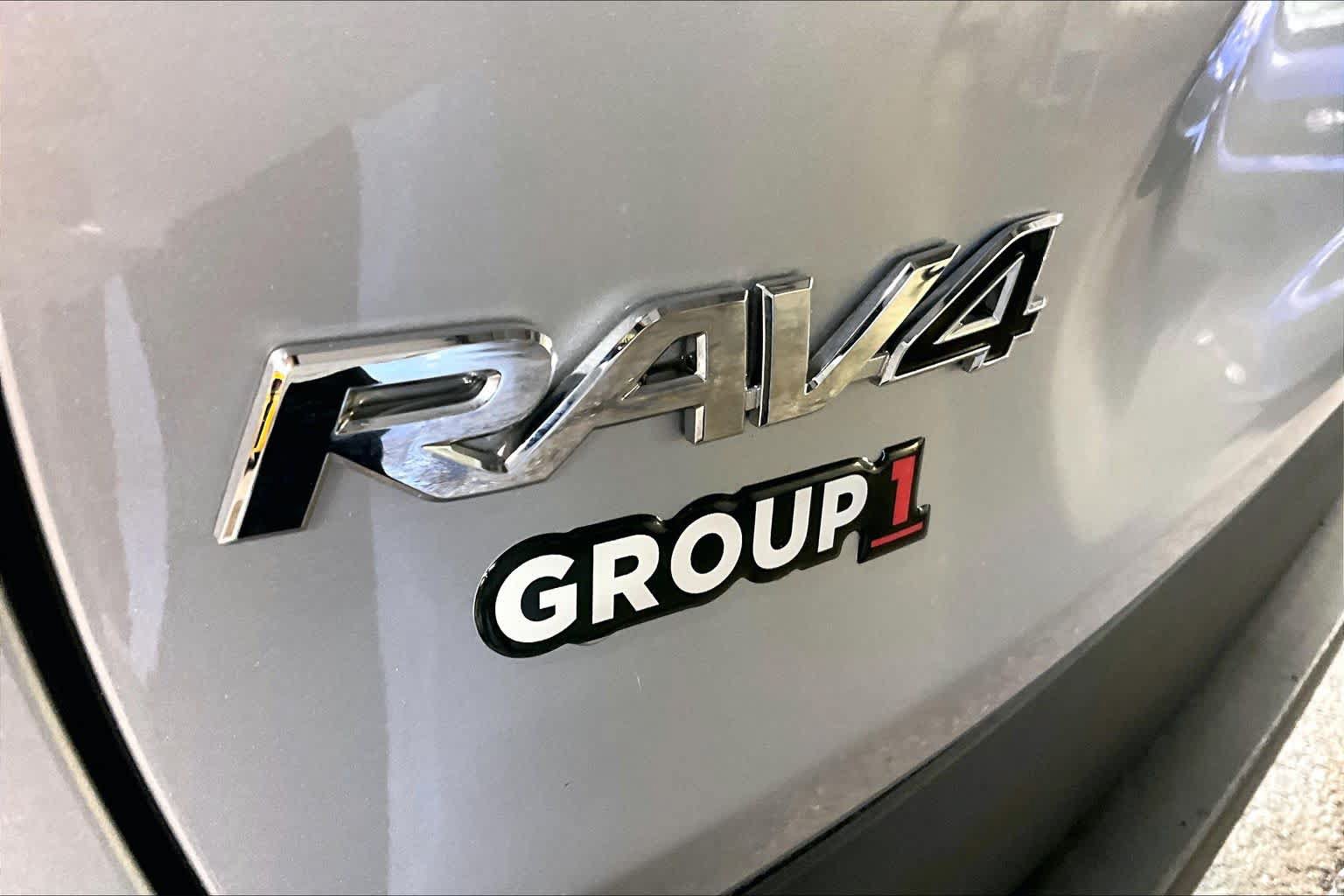 Used 2019 Toyota RAV4 XLE w/ Convenience Package AWD/4WD image 10