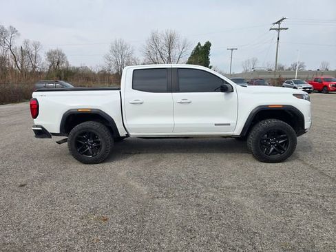 Used 2023 GMC Canyon Elevation image 2