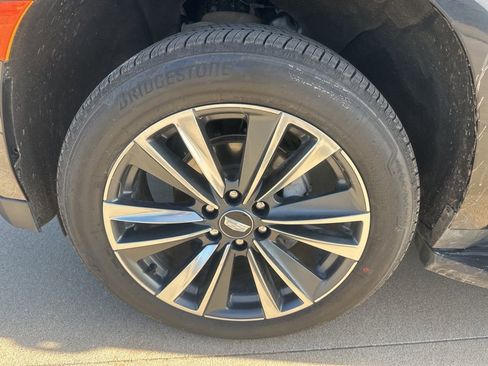 Used 2022 GMC Yukon XL Denali image 9