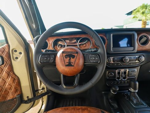 Used 2023 Jeep Gladiator Sport image 22