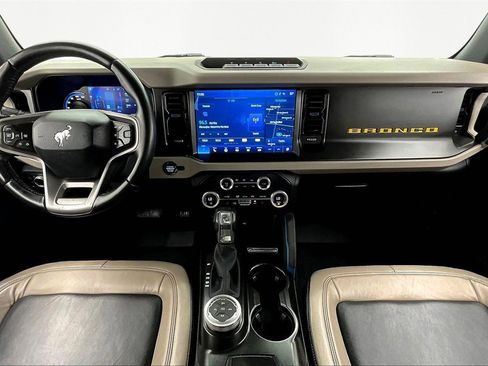 Used 2021 Ford Bronco Wildtrak image 16