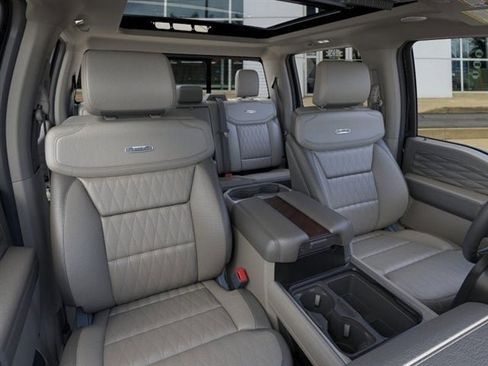 New 2026 Ford F450 Platinum w/ Platinum Plus Package image 98