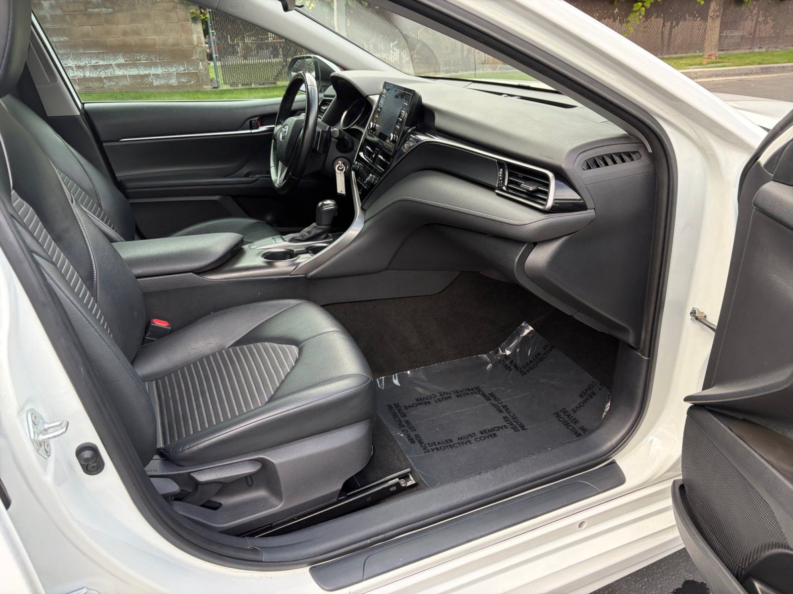 Used 2022 Toyota Camry SE FWD image 28