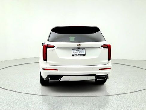 Used 2021 Cadillac XT6 Premium Luxury FWD image 6
