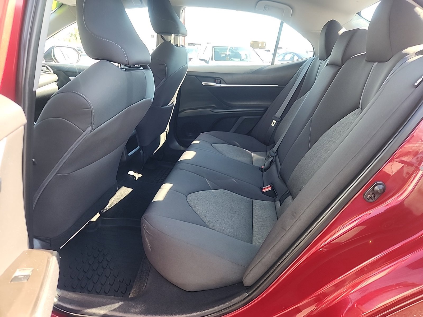 Used 2022 Toyota Camry LE FWD image 29