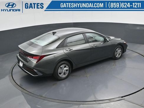 New 2026 Hyundai Elantra SE FWD image 43