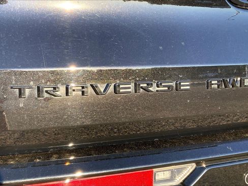 Used 2024 Chevrolet Traverse RS AWD/4WD image 30