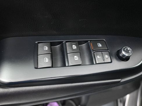 Used 2018 Toyota Highlander SE AWD/4WD image 12