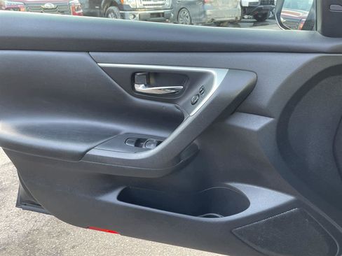 Used 2016 Nissan Altima 2.5 SV w/ Convenience Package image 26