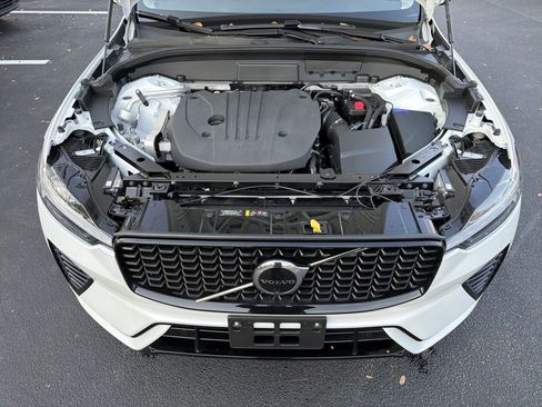 Certified 2025 Volvo XC60 B5 Plus image 36
