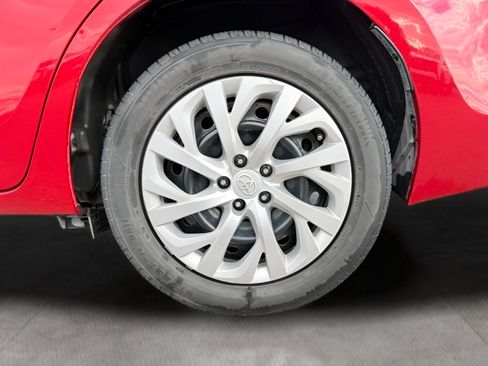 Used 2017 Toyota Corolla LE FWD image 30