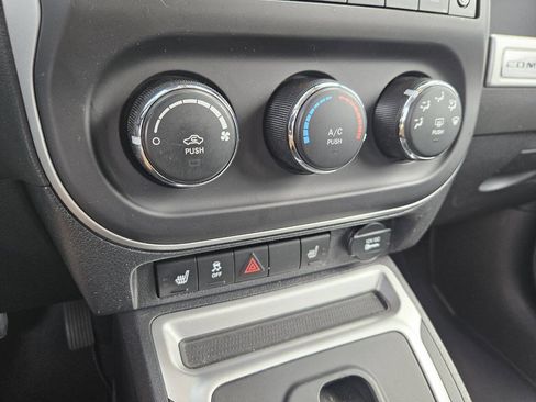 Used 2014 Jeep Compass Latitude image 19