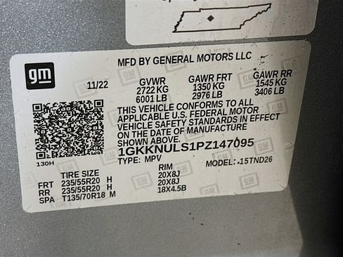 Used 2023 GMC Acadia SLT w/ Elevation Edition image 12