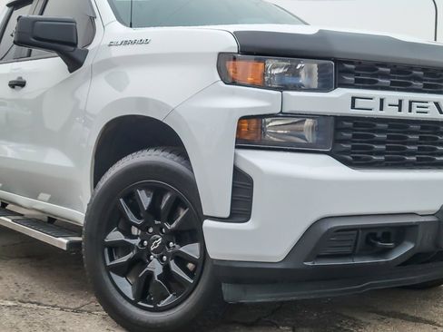 Used 2021 Chevrolet Silverado 1500 Custom image 3