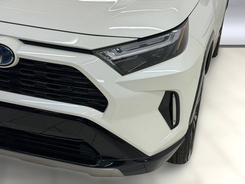 Used 2022 Toyota RAV4 XSE AWD/4WD image 9