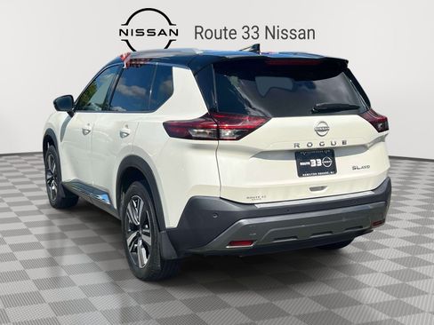 Used 2023 Nissan Rogue SL AWD/4WD image 3