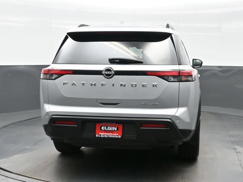 Used 2023 Nissan Pathfinder SV AWD/4WD image 5