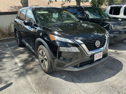 Used 2021 Nissan Rogue SV FWD image 4