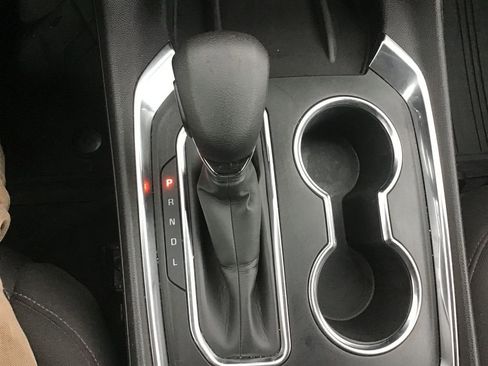 Used 2022 Chevrolet Traverse LT image 15