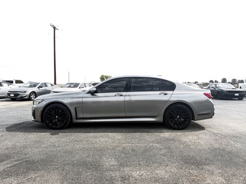 Used 2021 BMW 750i xDrive w/ Autobahn Package image 8