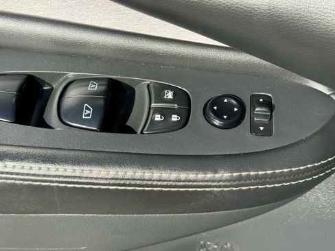 Used 2023 Nissan Murano SV image 20