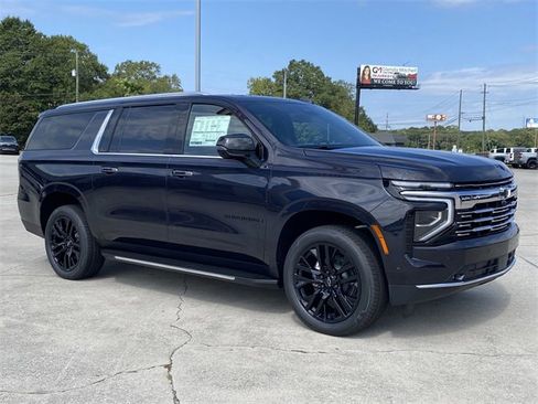 New 2025 Chevrolet Suburban Premier image 9