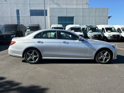 Used 2017 Mercedes-Benz E 300 4MATIC image 6