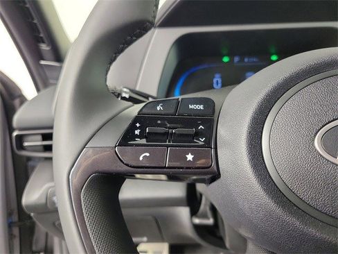 Used 2025 Hyundai Elantra Sport image 30