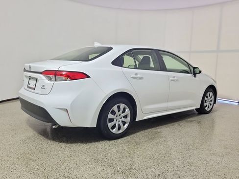 Used 2026 Toyota Corolla LE FWD image 5