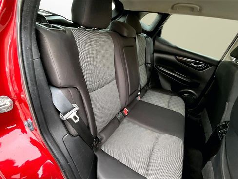 Used 2022 Nissan Rogue Sport SV image 17