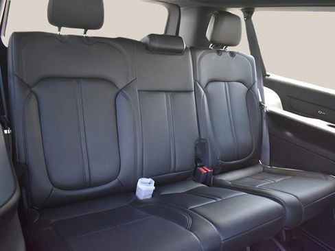 Used 2024 Jeep Wagoneer L Series II w/ Premium Group I image 18