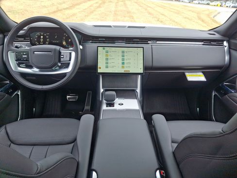 New 2025 Land Rover Range Rover SE image 11