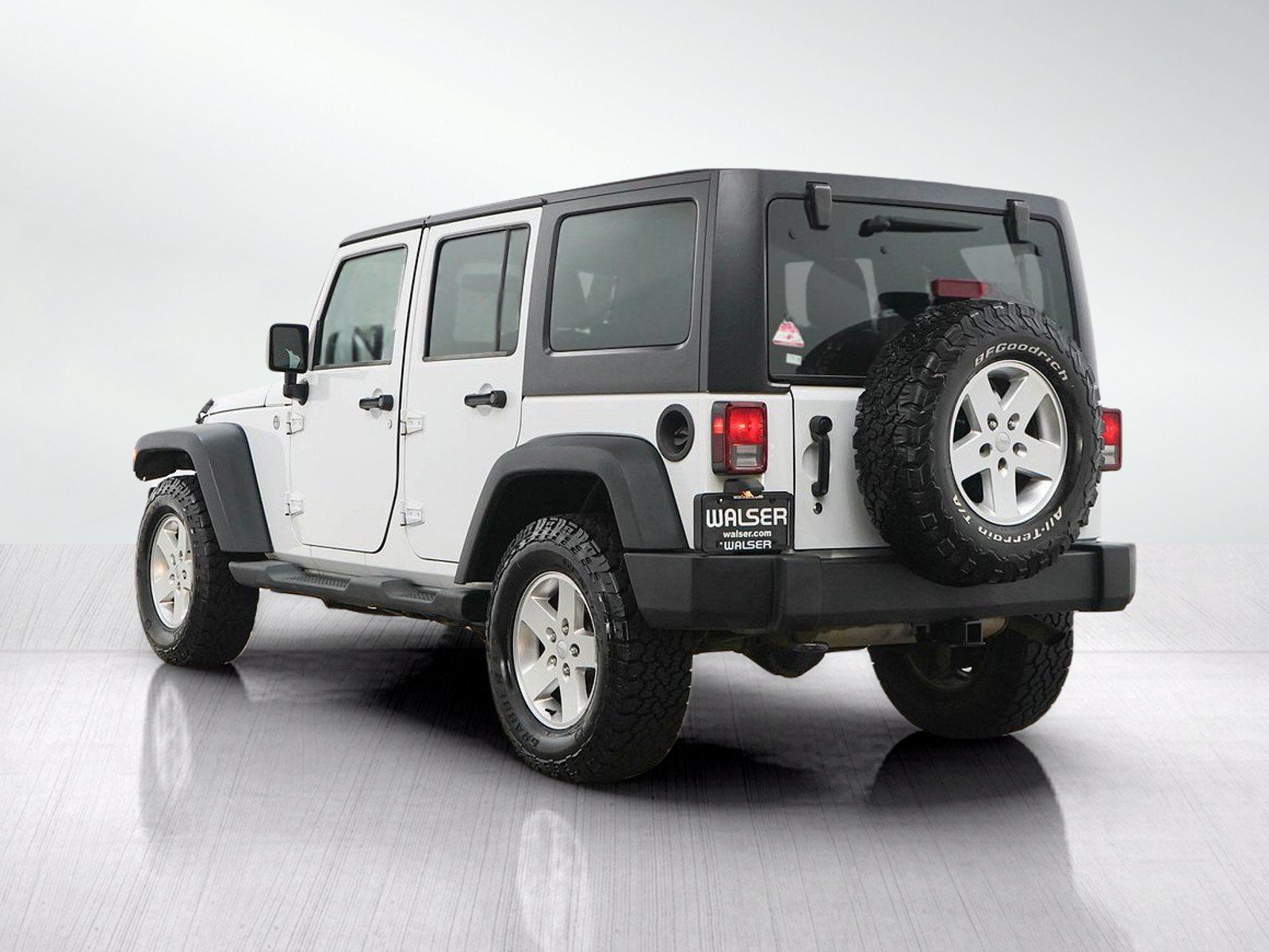 Used 2013 Jeep Wrangler Unlimited Sport AWD/4WD image 3