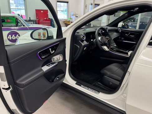 Used 2023 Mercedes-Benz GLC 300 4MATIC image 10