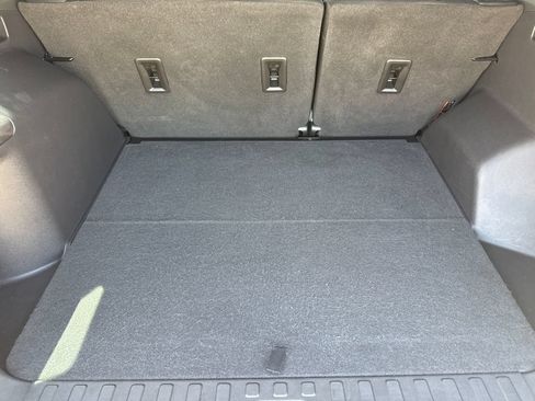 Used 2021 Chevrolet Equinox LS FWD image 9