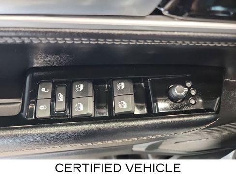 Used 2023 Jeep Wagoneer Series II AWD/4WD image 18