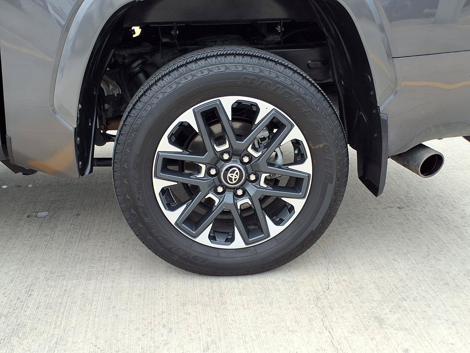 Certified 2025 Toyota Tundra Limited AWD/4WD image 9