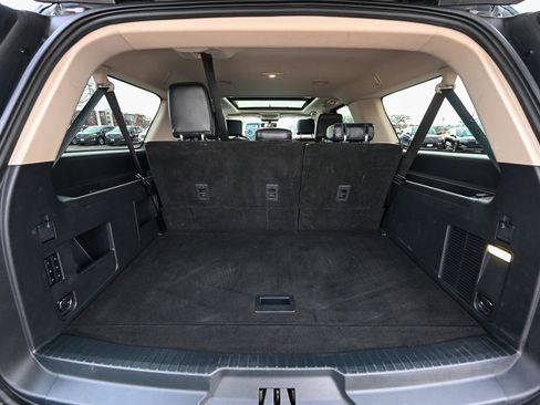 Used 2022 Ford Expedition Max XLT image 16