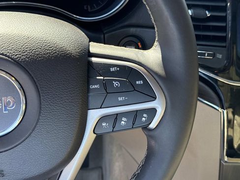 Used 2019 Jeep Grand Cherokee Overland image 25