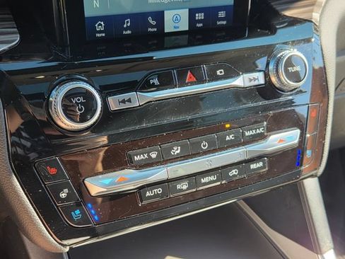 Used 2023 Ford Explorer Limited w/ Limited Technology Package RWD image 24