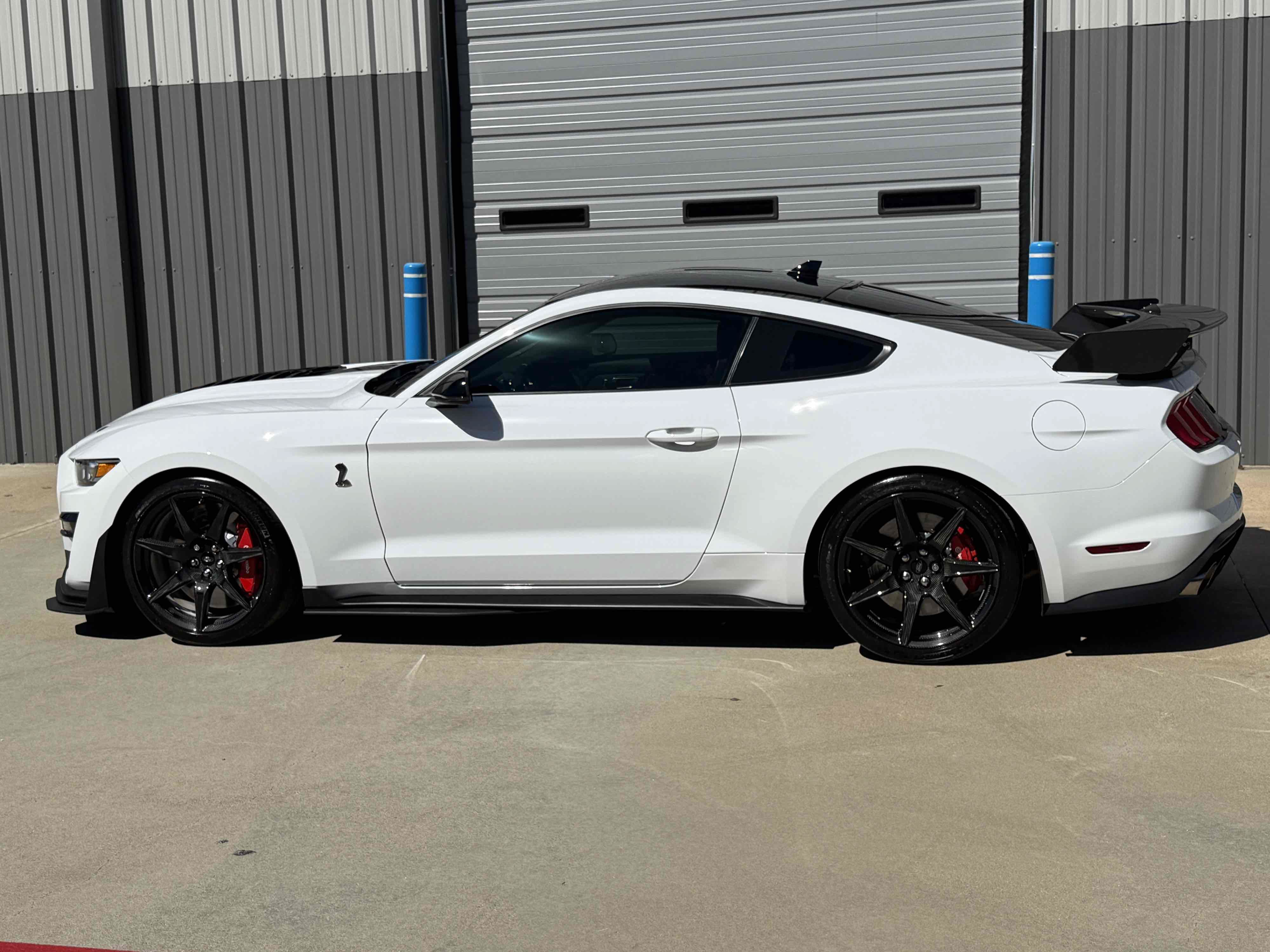 Used 2021 Ford Mustang Shelby GT500 w/ Carbon Fiber Track Pack RWD image 65