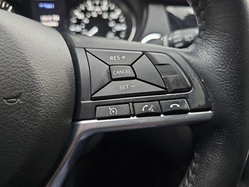 Used 2018 Nissan Rogue Sport SL image 12