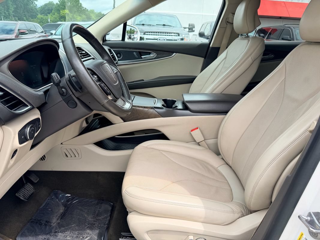 Used 2019 Lincoln Nautilus Reserve FWD image 12